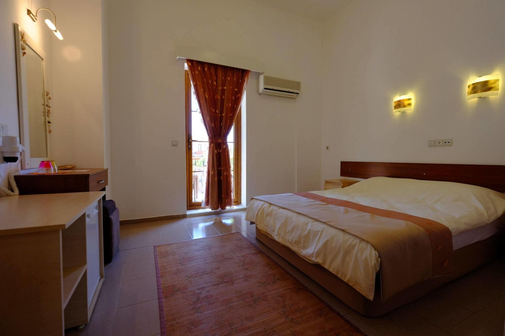 Flying Dutchman Hotel Oludeniz Bagian luar foto