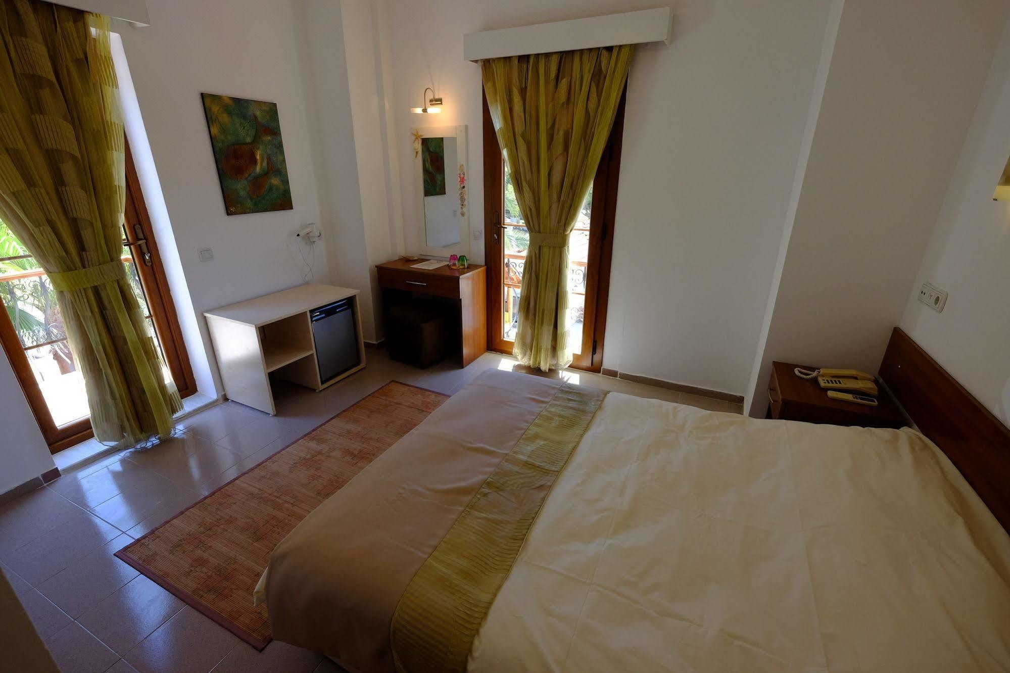 Flying Dutchman Hotel Oludeniz Bagian luar foto